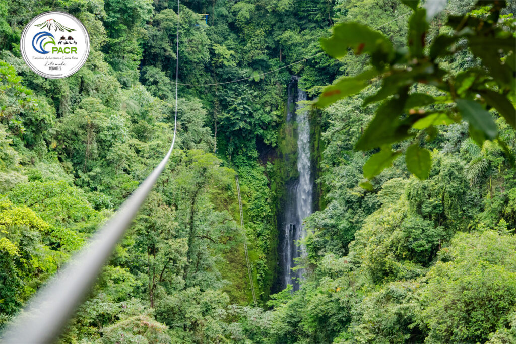 Two zipline offering amazing views of the Pino Blanco waterfall